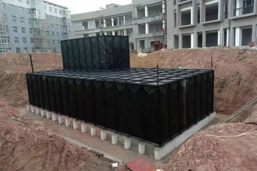 洛陽BDF水箱在冬季的保養(yǎng)需要注意哪些方面？